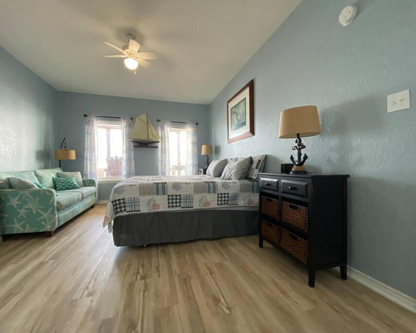 Beach House With Ocean View Surfside Beach Bagian luar foto
