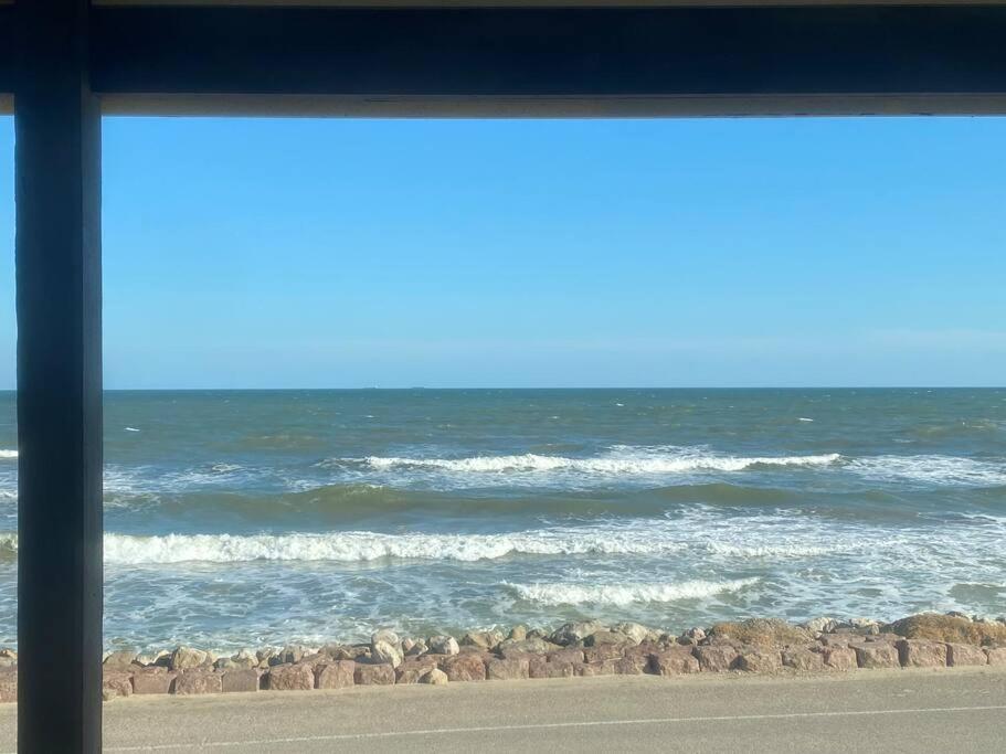Beach House With Ocean View Surfside Beach Bagian luar foto