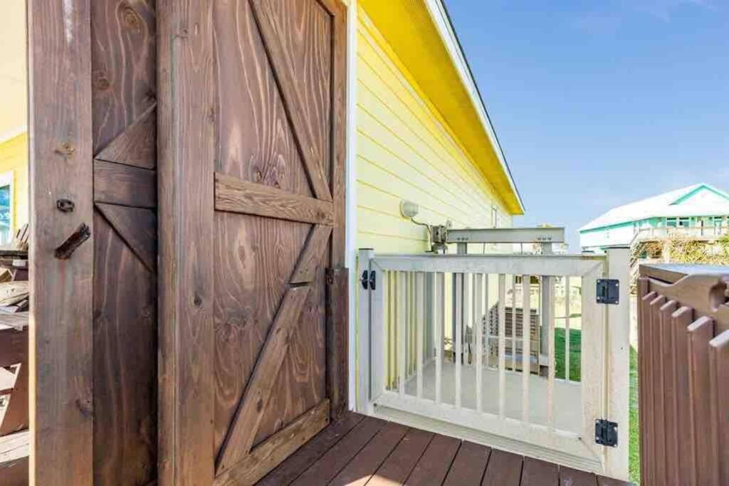 Beach House With Ocean View Surfside Beach Bagian luar foto