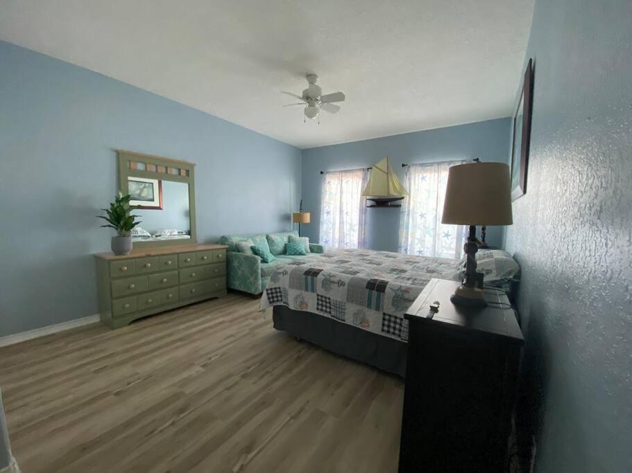 Beach House With Ocean View Surfside Beach Bagian luar foto